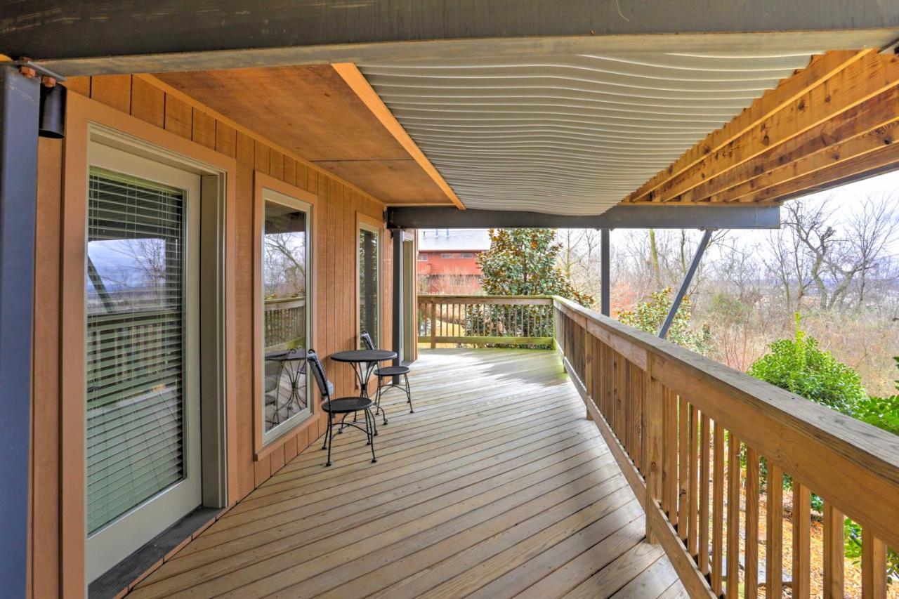Beautiful Central Fayetteville Townhome With Views! Exterior photo