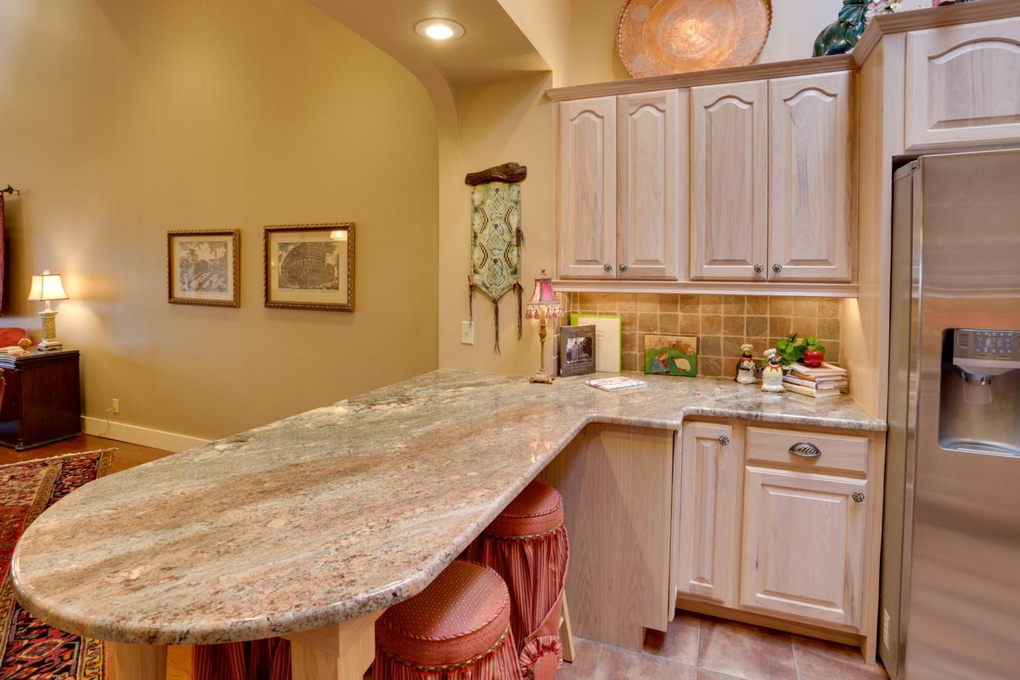 Beautiful Central Fayetteville Townhome With Views! Exterior photo